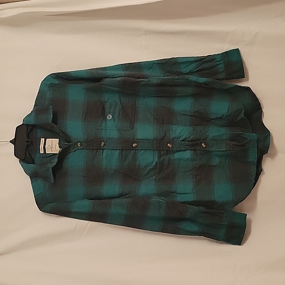 American Eagle Outfitters Tops - AMERICAN EAGLE OUTFITTERS FLANNEL